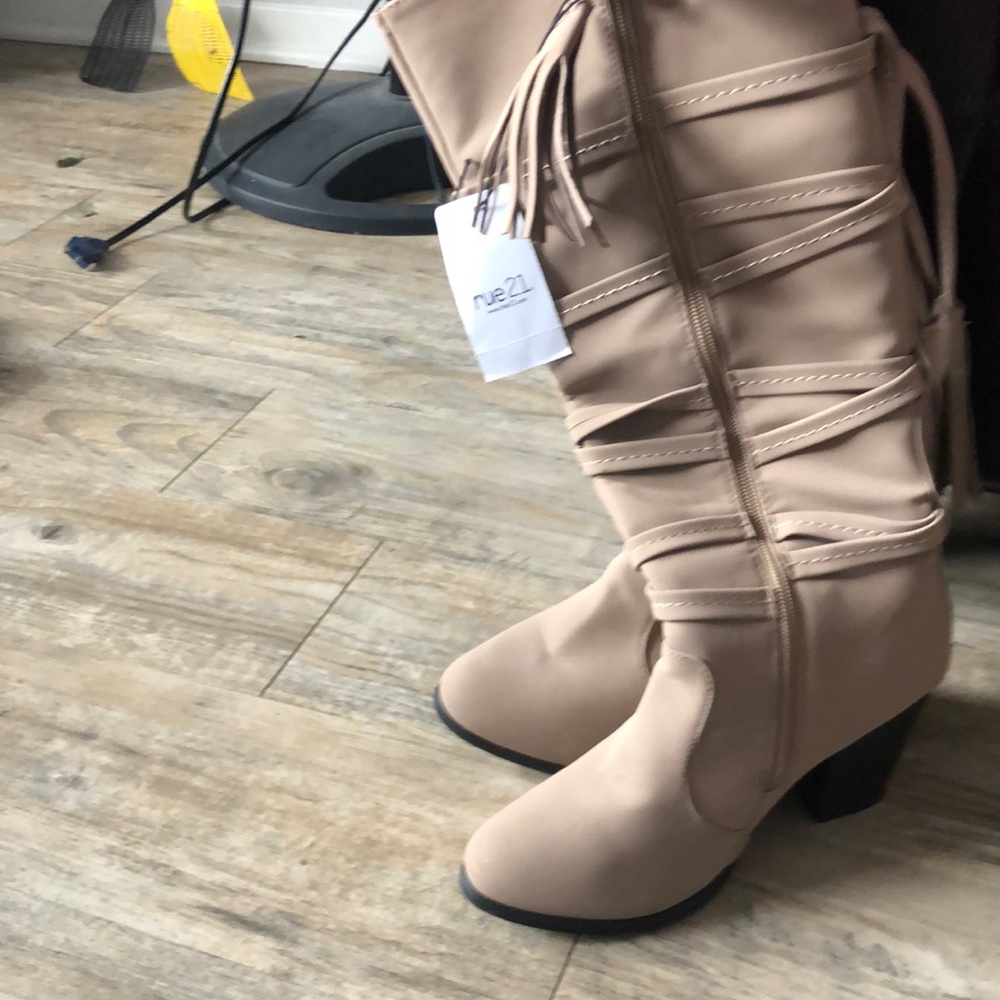 Heeled boots